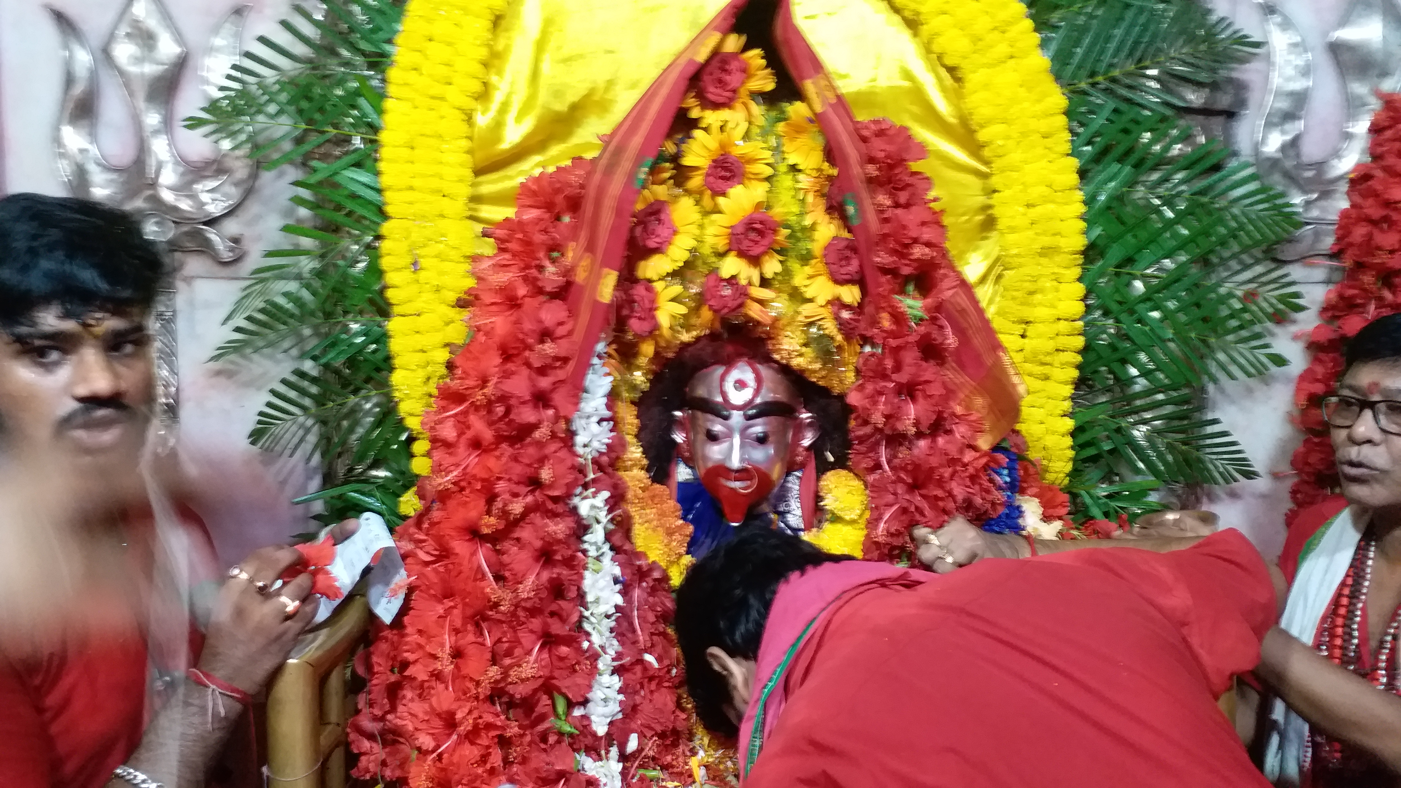 tarapith temple closed for devotees today due to covid situation