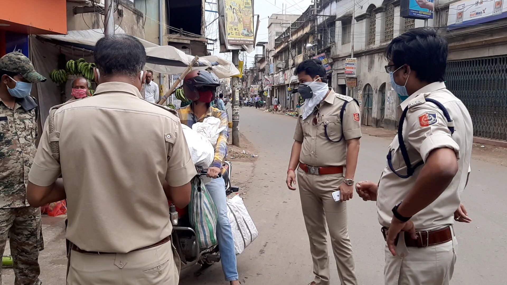 strict rules for cars by Bolpur polic