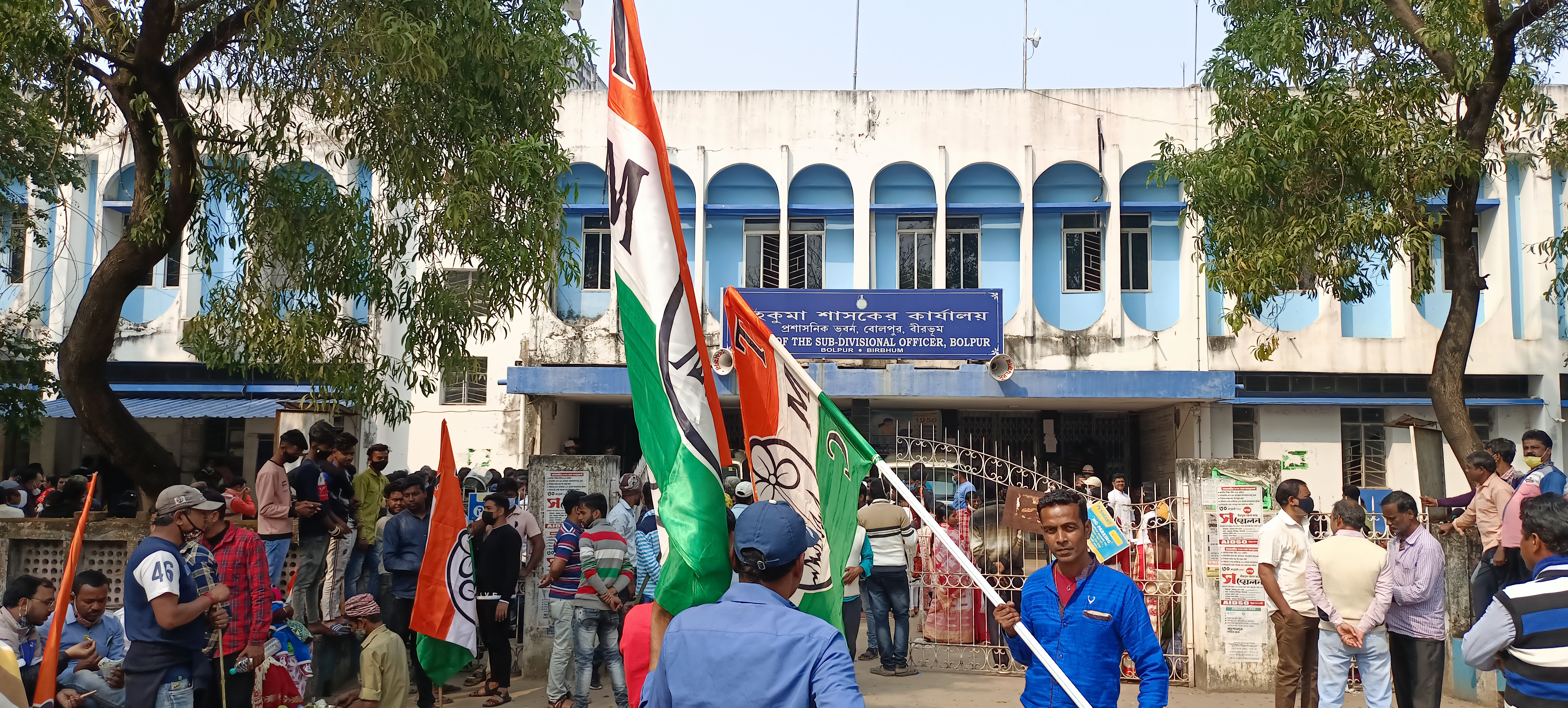 bengal-civic-polls-2022-bjp-candidates-stopped-to-file-nomination-allegedly-by-tmc-at-birbhum