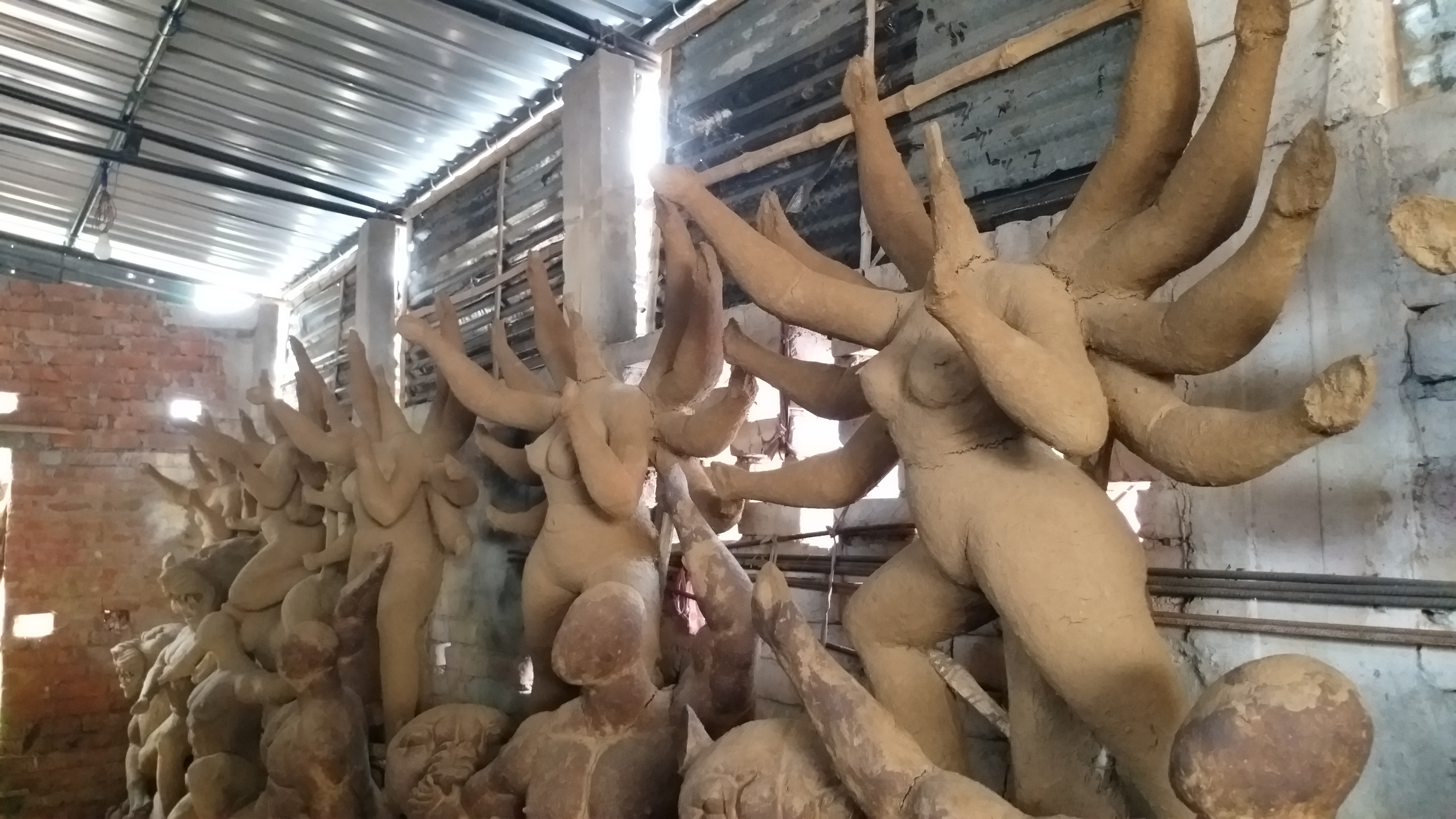 Bardhaman clay artists are in trouble