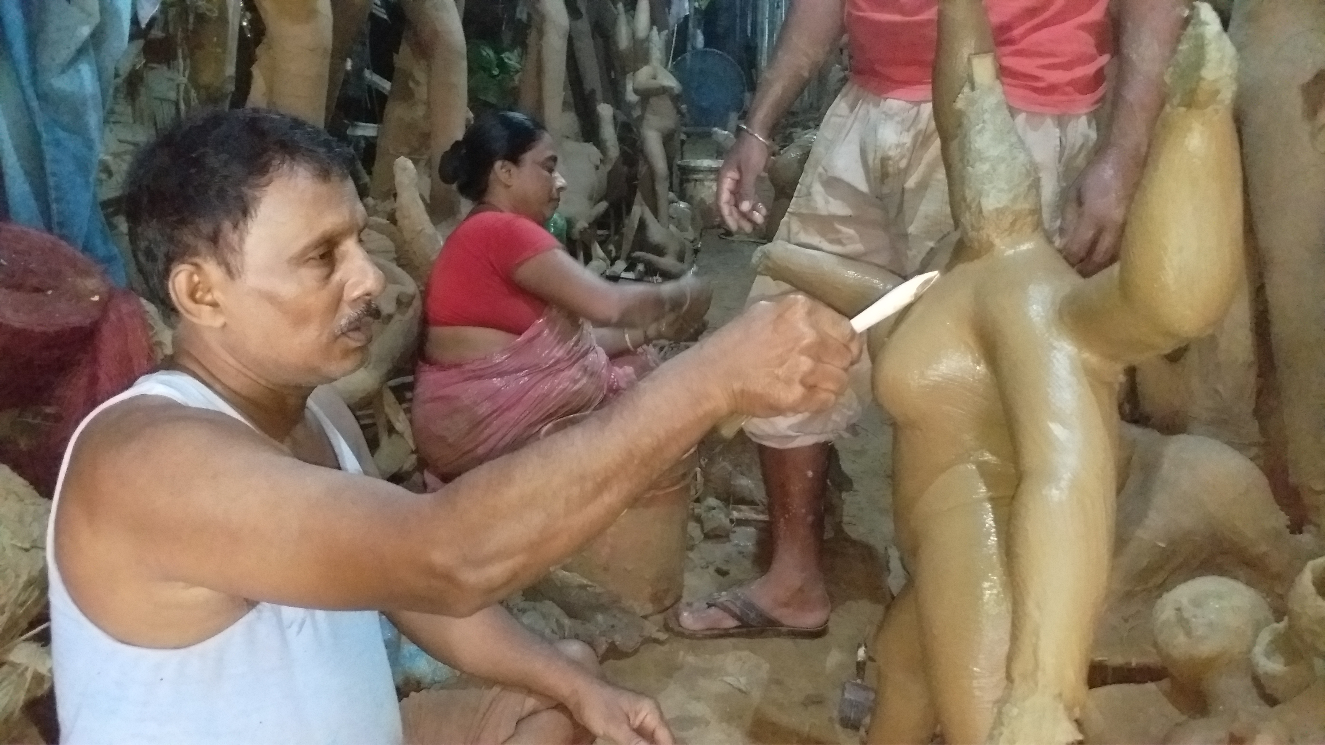 Bardhaman clay artists are in trouble