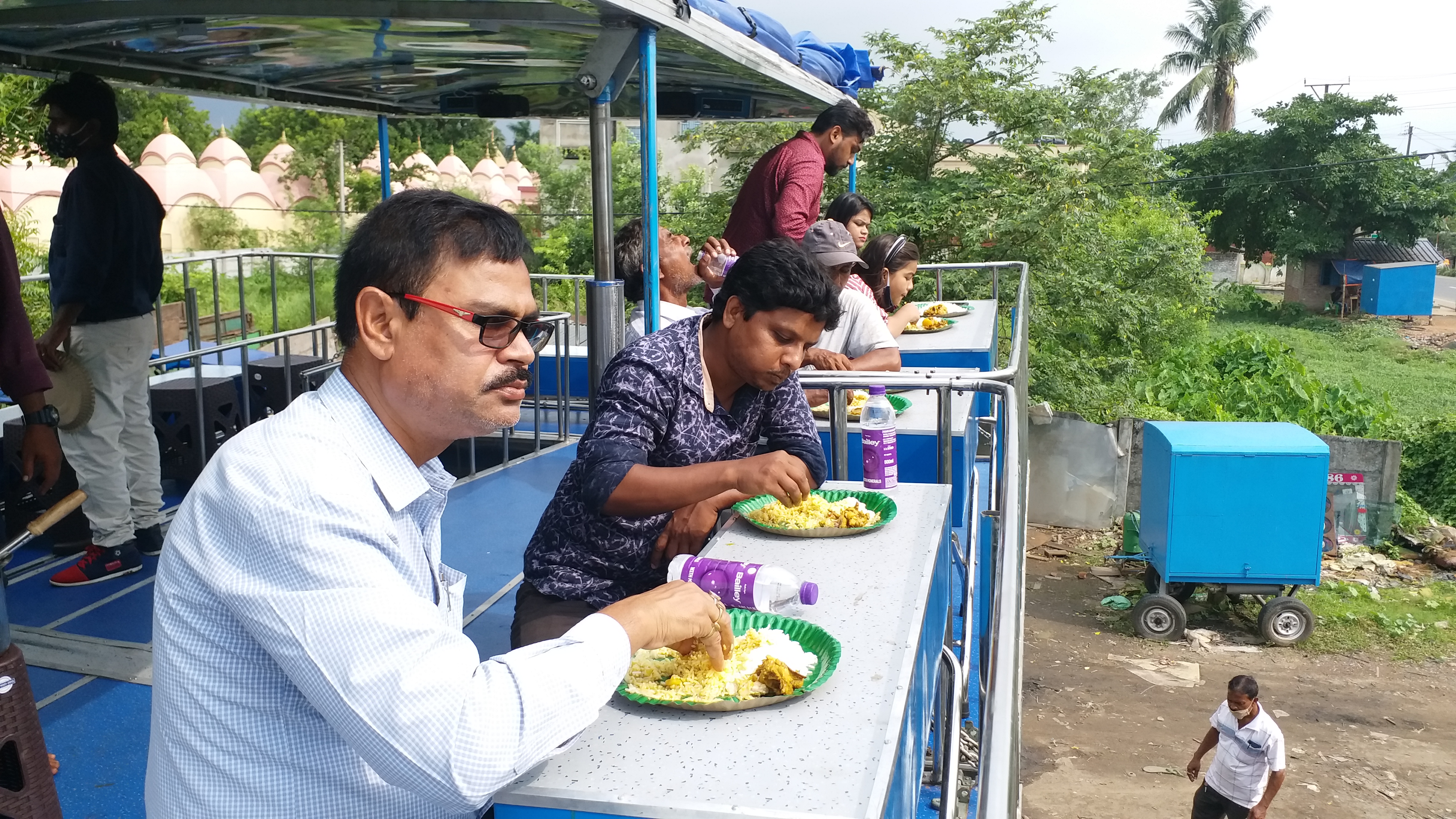 Restaurant on the wheels