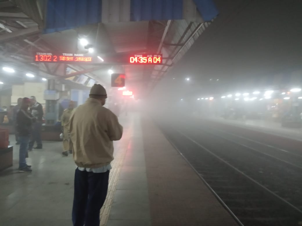 Emergency landing of aircraft in Kolkata because of fog