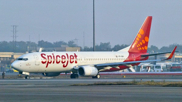 Emergency landing of aircraft in Kolkata because of fog