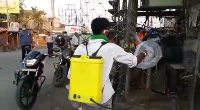 The local administrative took initiative to disperse chemical oils to prevent corona in Panagadh market, kanksa, west burdwan