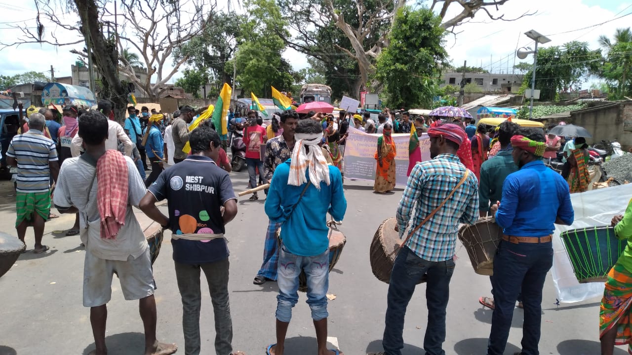 protest of demolition of sidhu kanho statue