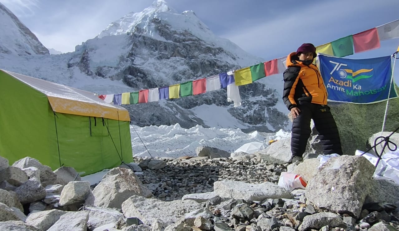 Conquers Mount Everest Without Oxygen Cylinder