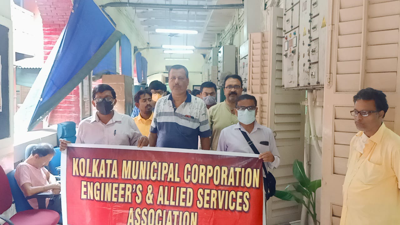 Demonstration procession of engineers in Kolkata Municipal Corporation