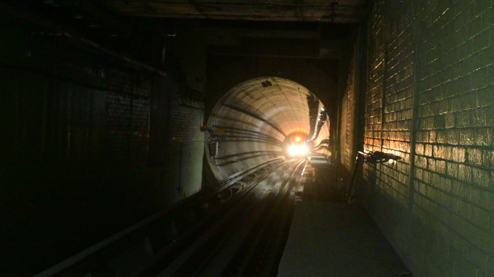 Kolkata Metro under Ganga