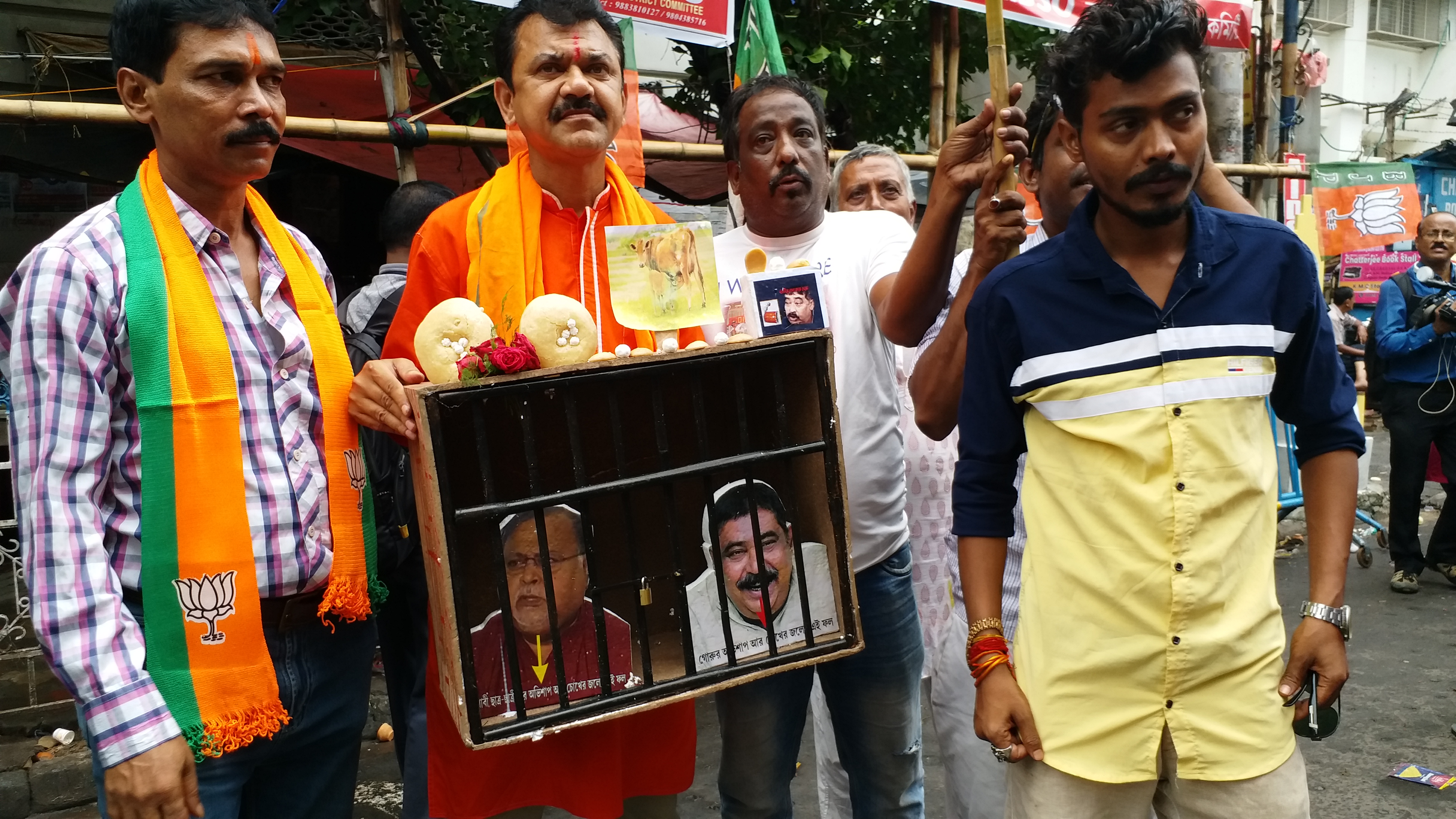 bjp-mocks-jailed-trinamool-congress-leaders-partha-chatterjee-anubrata-mondal