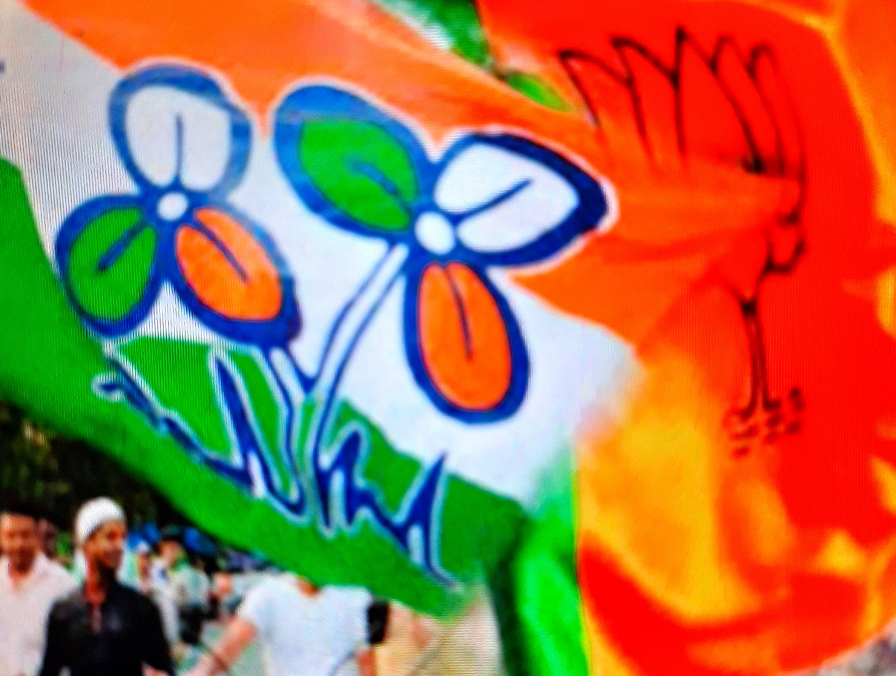 bjp lost majority in panchyat after all elected member join tmc