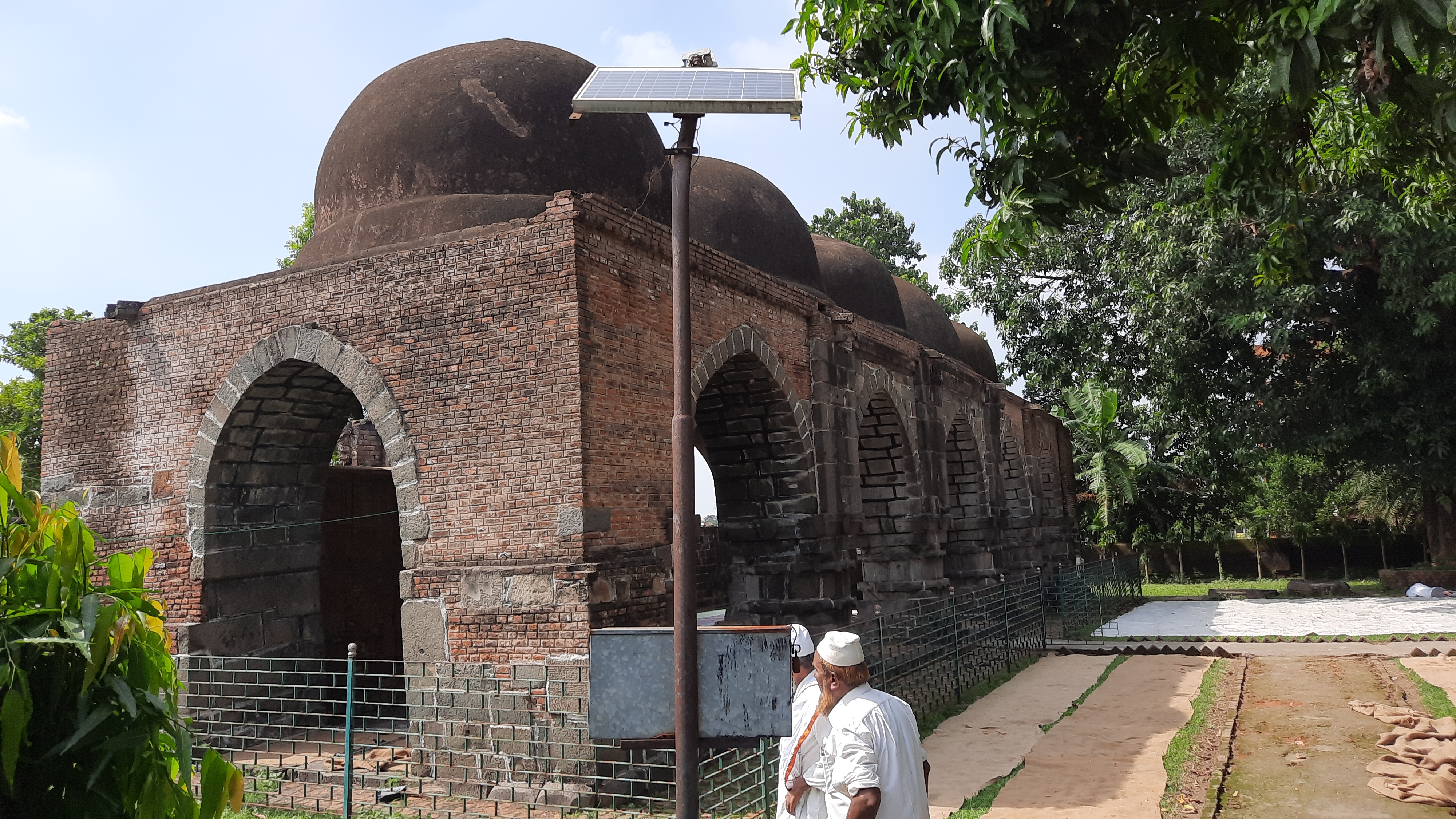 historical mosque of bengal before partition masjid ghazi dargah