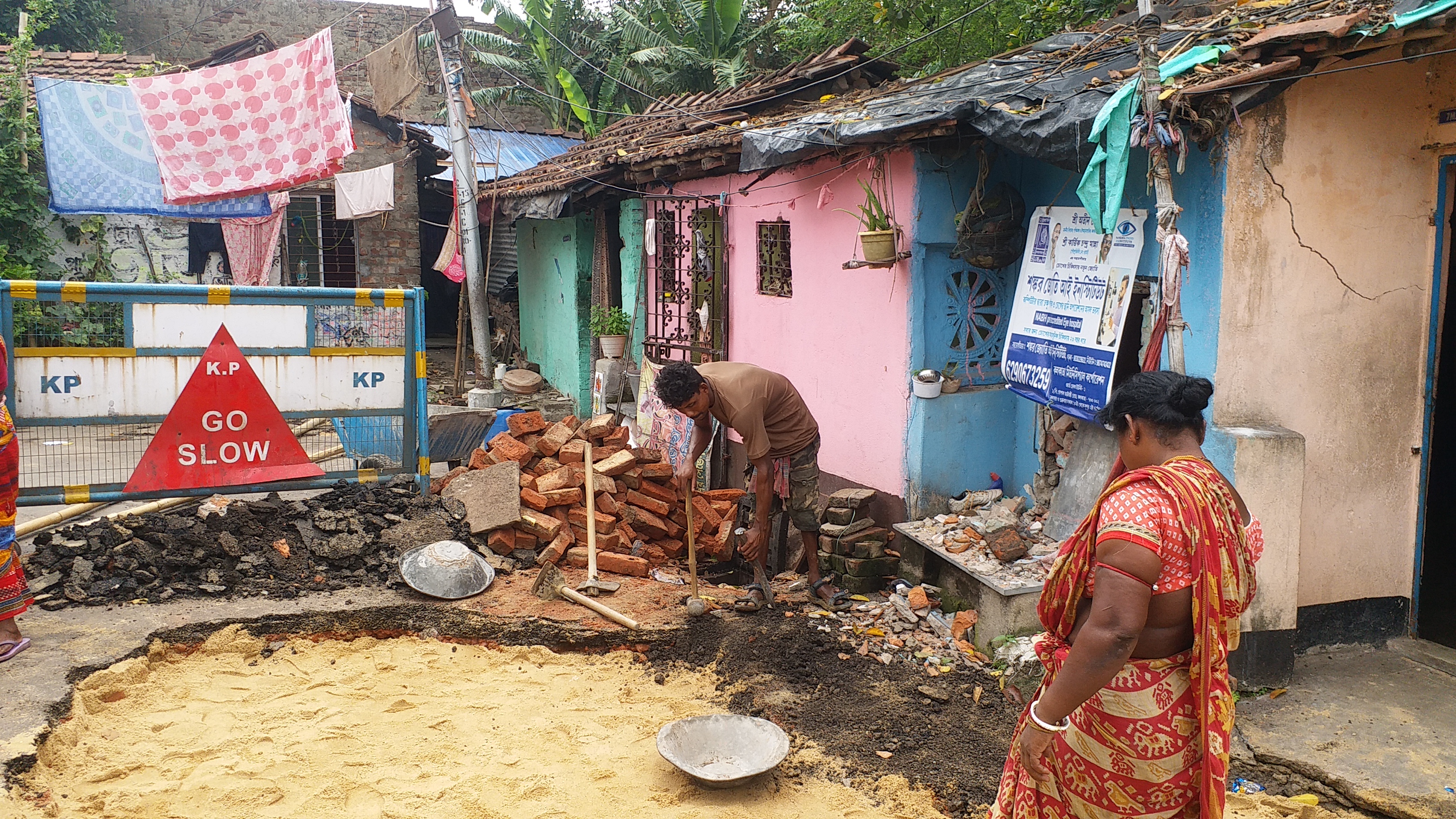 Road collapsed and house cracked in Cossipore