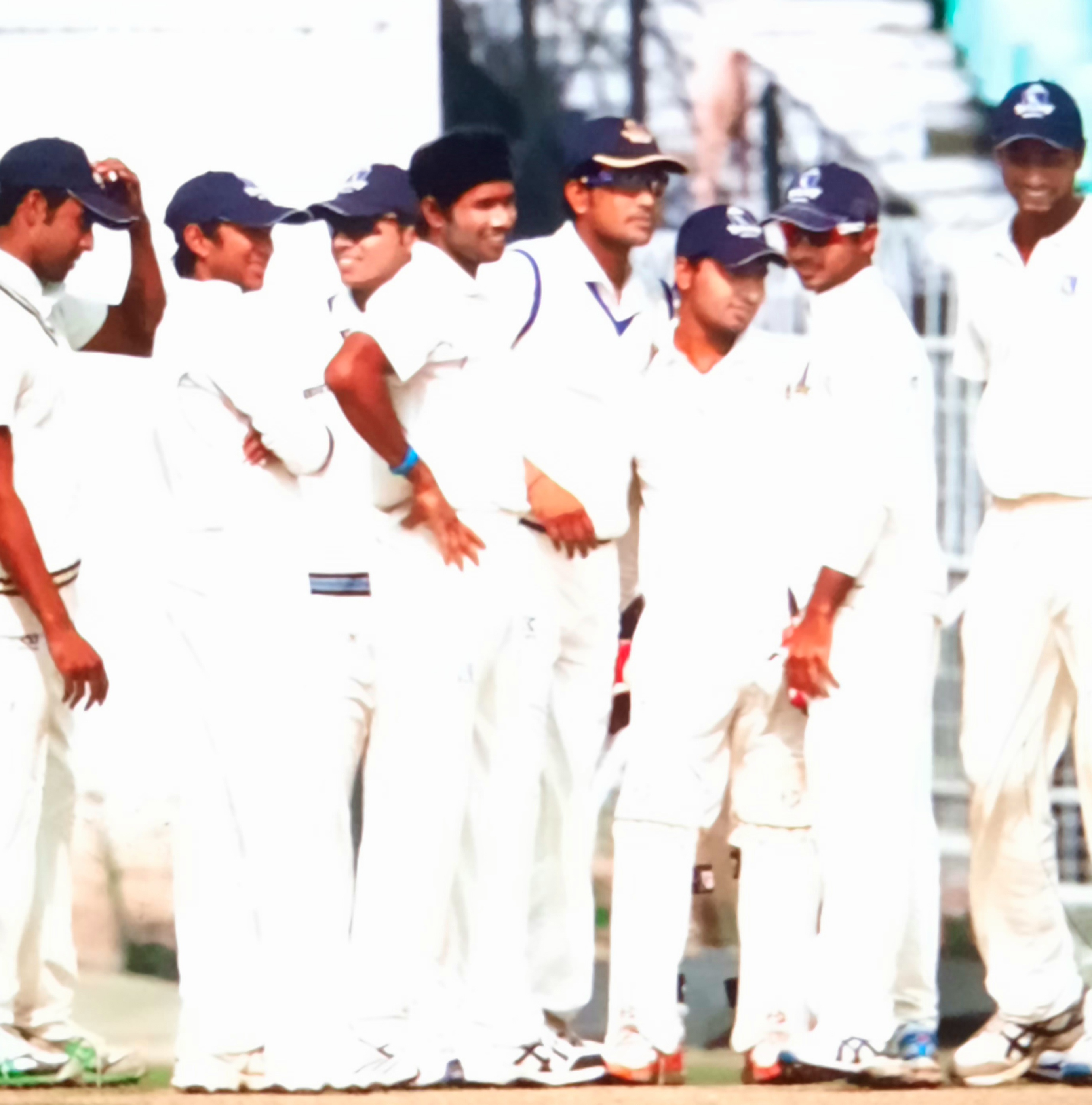 Six bengal cricketers and assistant coach test positive