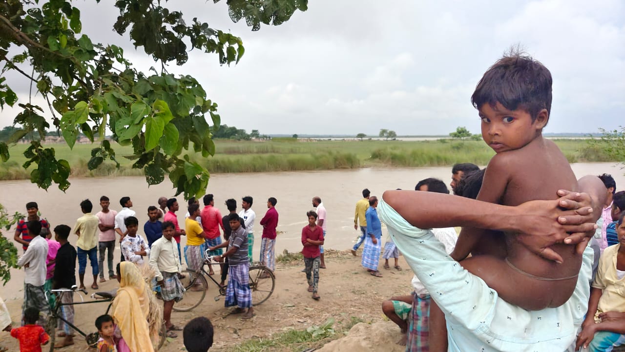 villagers leaving homes due to Koshi River erosion