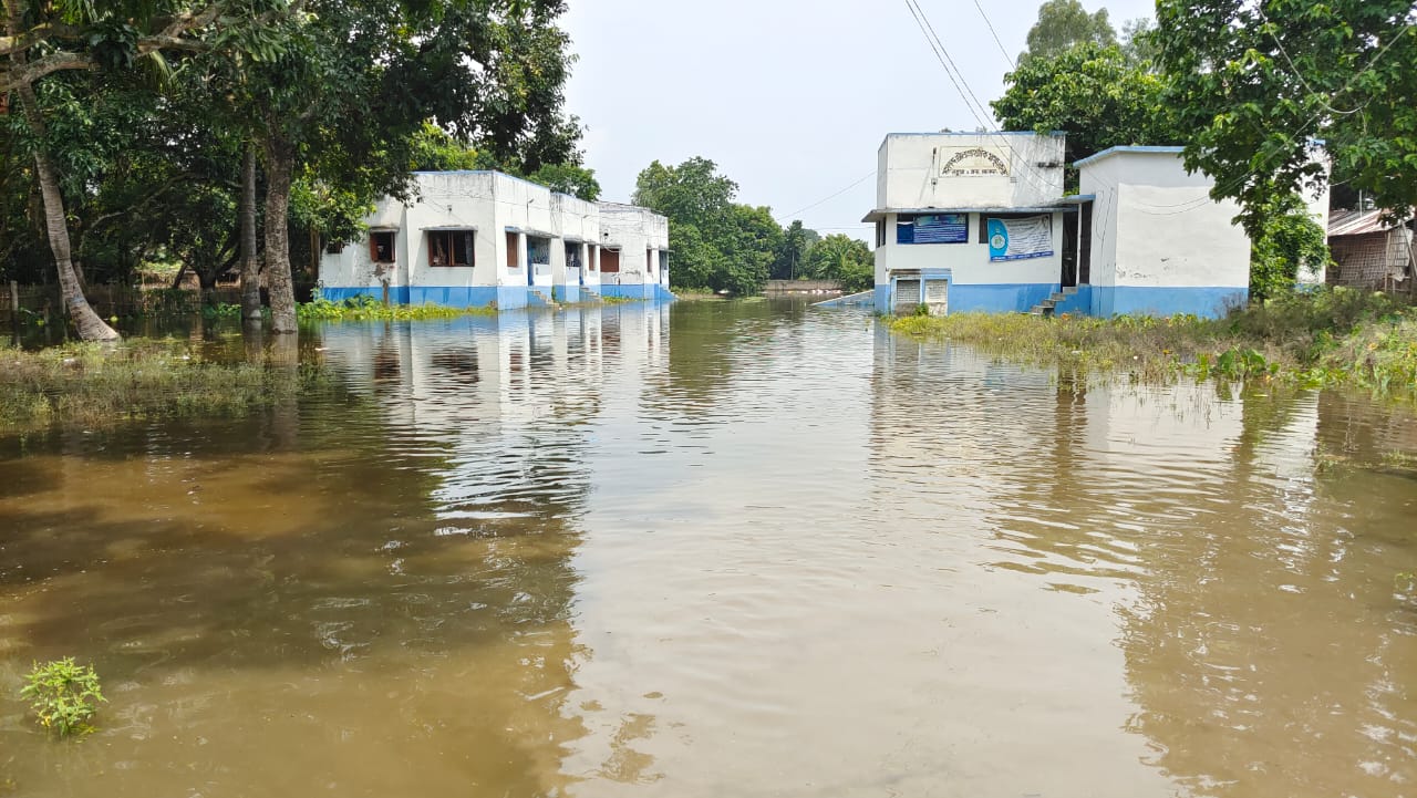 Locals facing problems due to water entered at health centre in Malda