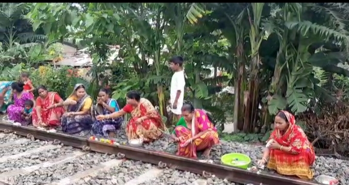 Vishwakarma Puja in Railway truck at North 24 parganas