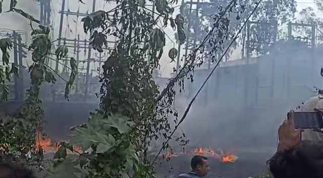 fire_at_power_plant_in_raiganj's_islampur_deu_to_short_circuit