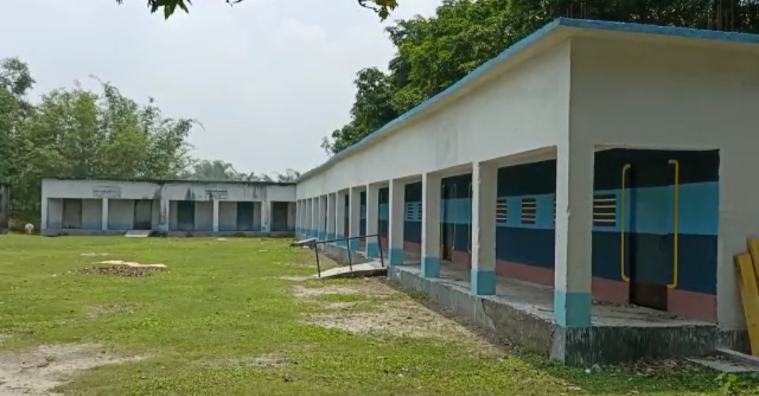 School painted like train for students in Uttar Dinajpur