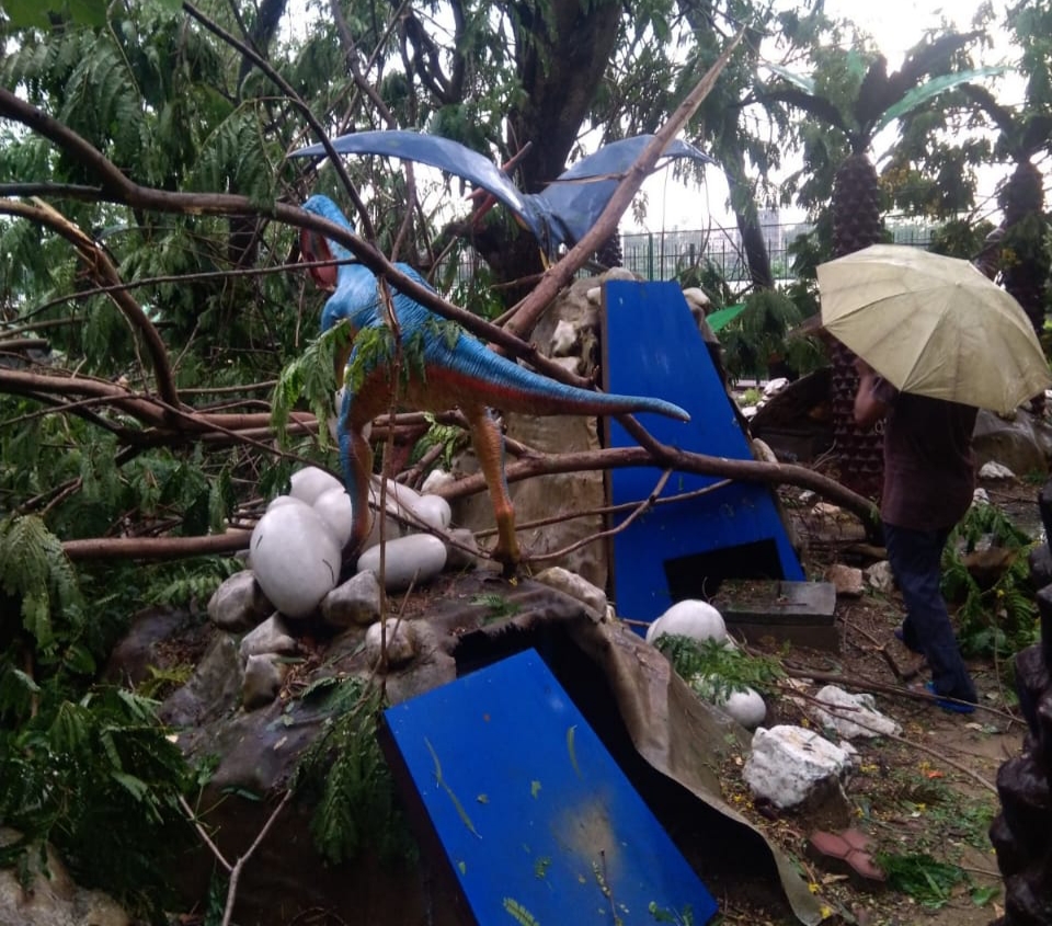 ব্যাপক ক্ষতি হয়েছে পুরুলিয়া শহরের জেলা বিজ্ঞান কেন্দ্রে