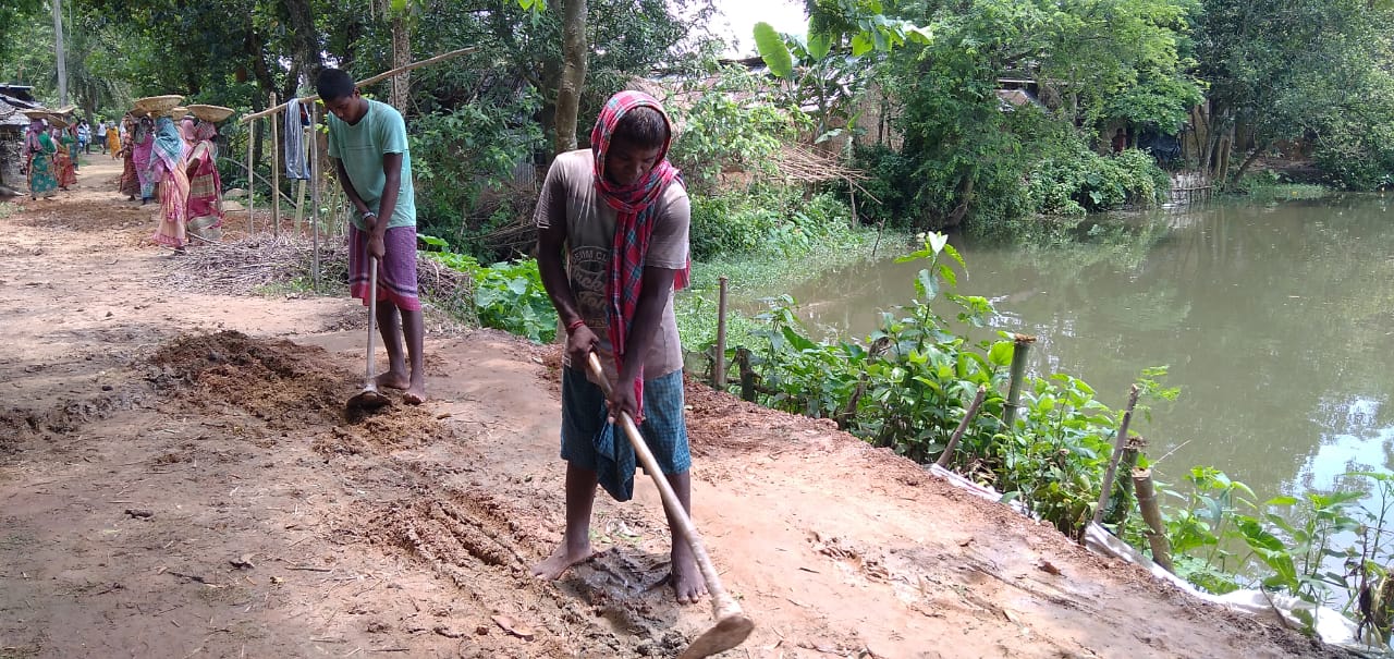 কিছু শ্রমিক কাজ পেলেও পাননি বেশিরভাগটাই