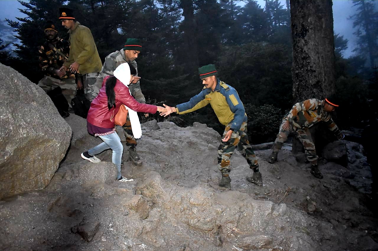 Indian Army Rescues Tourists from North Sikkim after Landslide