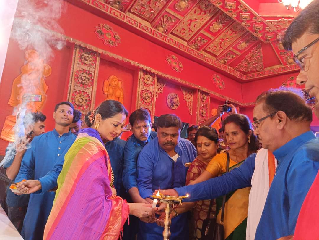 june-malia-inaugurates-jagadhatri-puja-in-west-midnapore