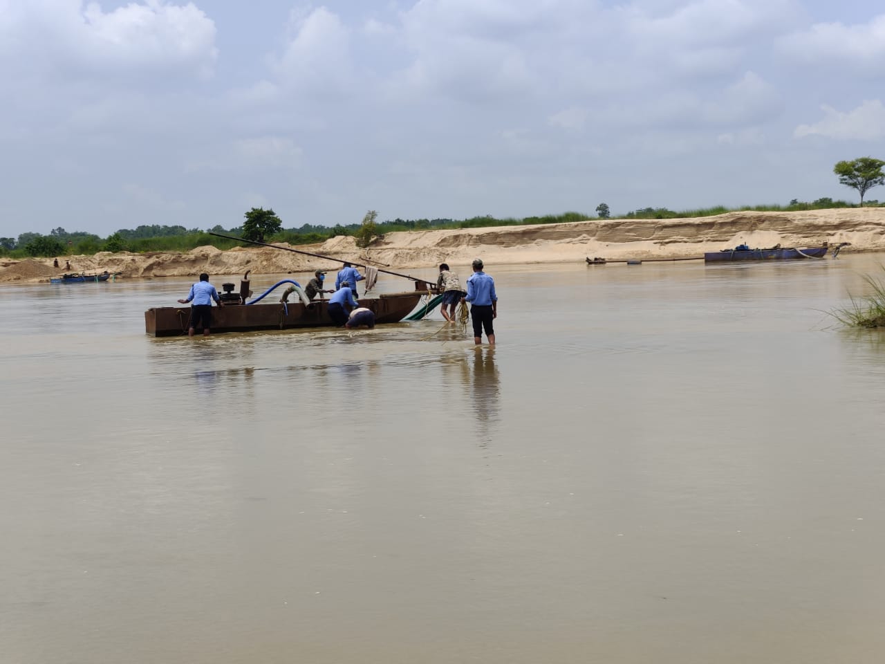 police arrest 23 for sand smuggling in West Midnapore