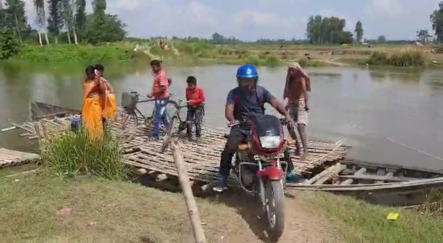 Locals of Raiganj Khalsi area demand Bridge on Kulik River