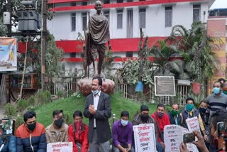 west bengal: adhir ranjan chowdhury criticizes tmc mla for slapping journalist