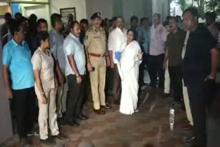 west bengal chief minister mamata banerjee announced of two lac compensation to the families of the victims