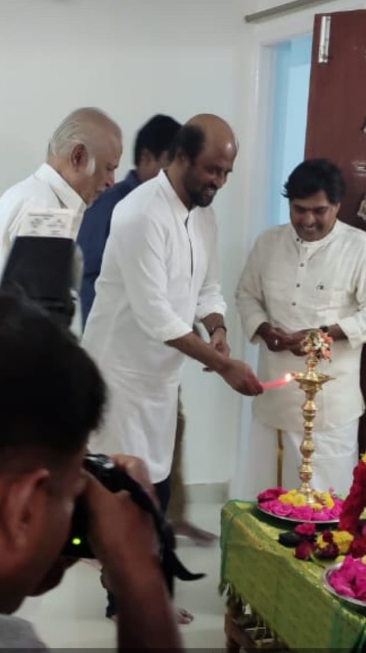 Super Star Rajini Gifted his Guru a house