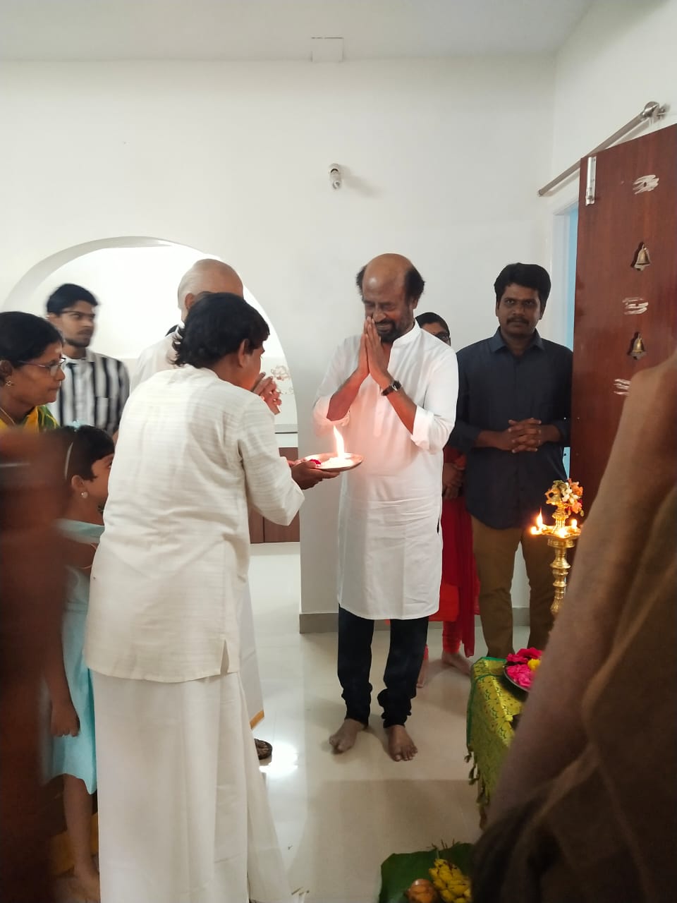 Super Star Rajini Gifted his Guru a house