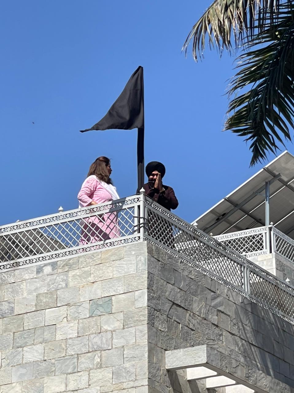 navjot sidhu hoist black flag at amritsar and patiala rooftop as support to farmers protest