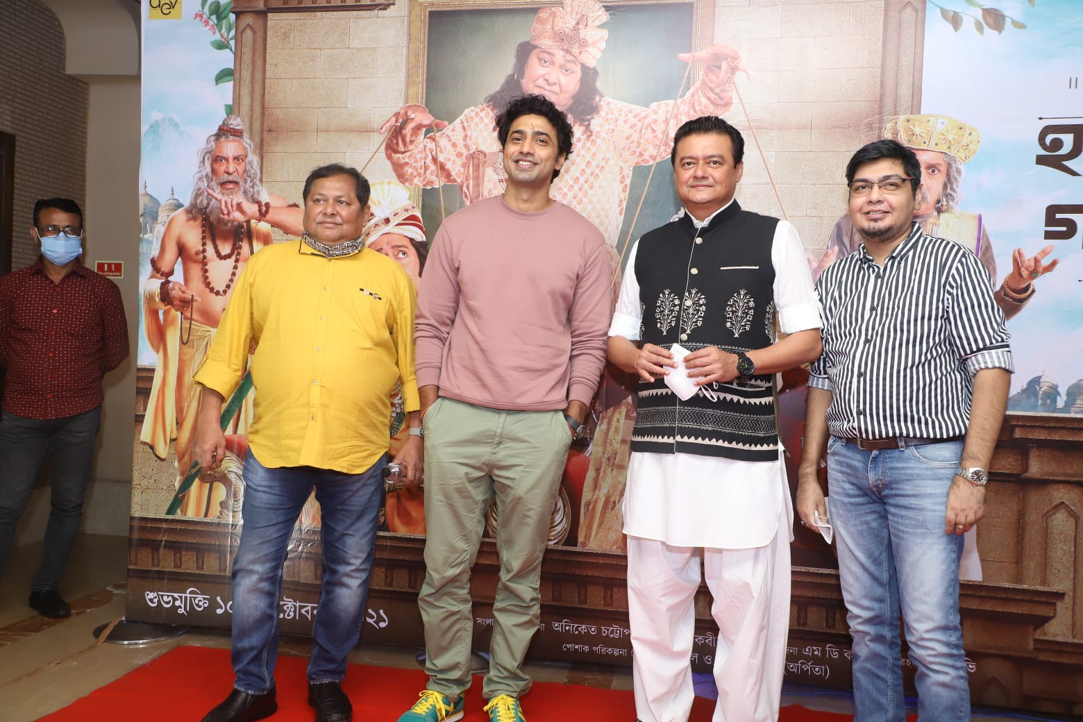 Dev is a brave Producer, says Saswata Chatterjee in Hobu Chandra Raja Gobu Chandra Mantri Trailer launch