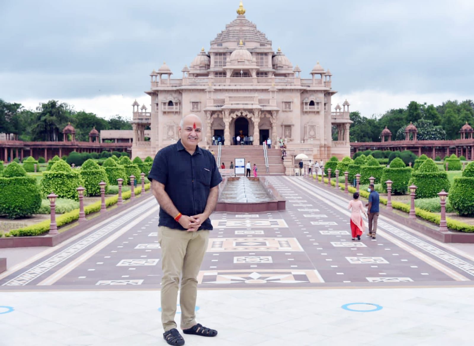 દિલ્હીના નાયબ મુખ્યમંત્રી મનીષ સિસોદિયાનું અમદાવાદ એરપોર્ટ ઉપર સ્વાગત