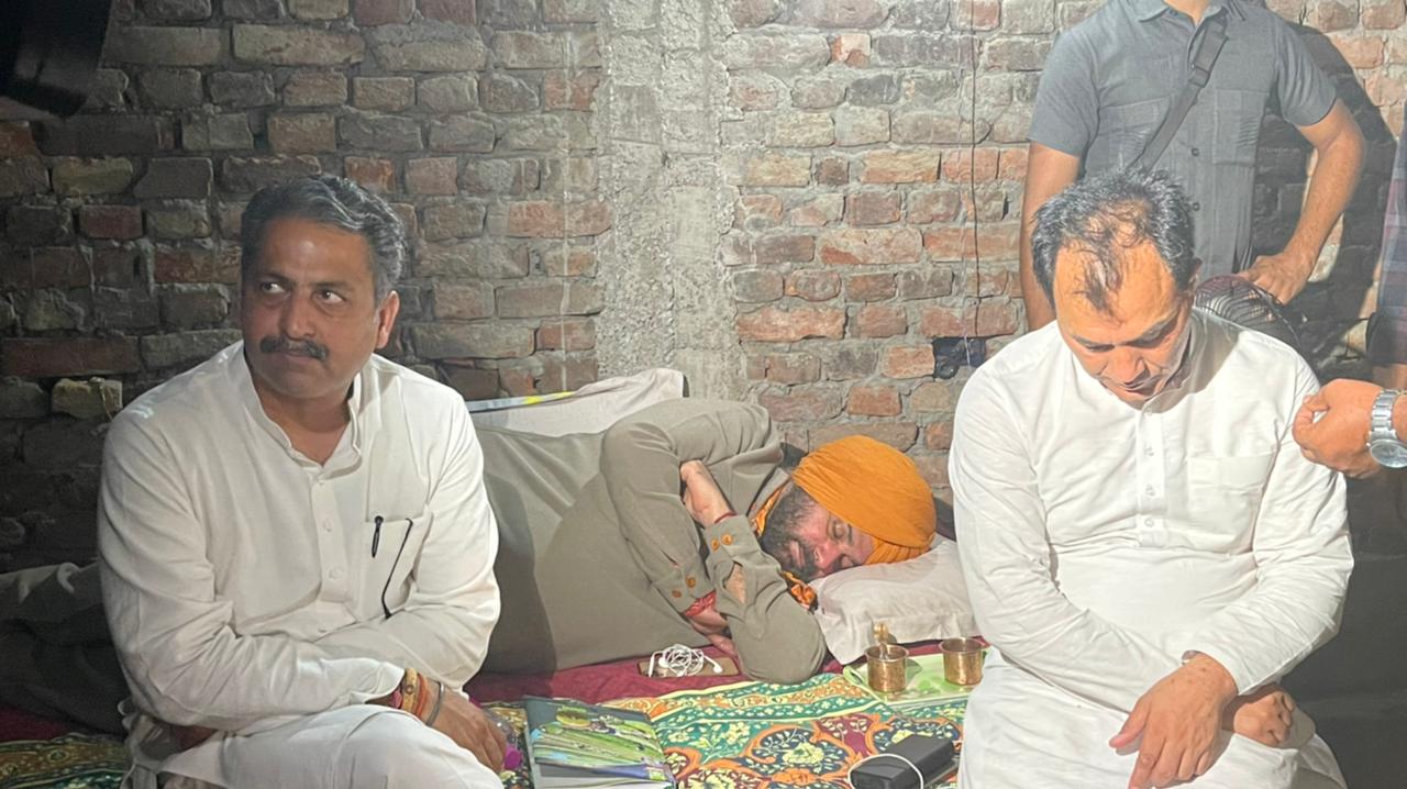 Navjot Singh Sidhu ends hunger strike, Navjot Singh Sidhu, நவ்ஜோத் சிங் சித்து, நவ்ஜோத் சிங் சித்து உண்ணாவிரதம்