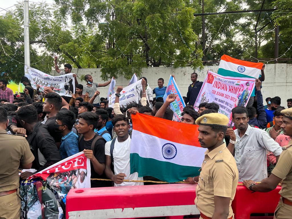 Anti - Agnipath Protest: More than 300 Youths gathered at War Memorial in Chennai