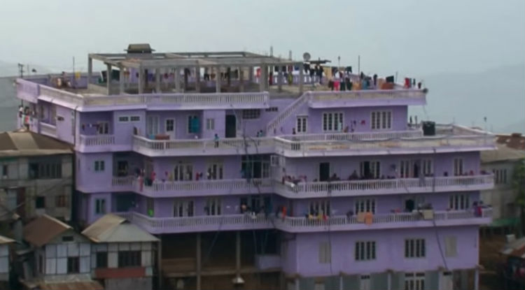 World’s Biggest Family, Indian man sets record with 39 wives, 94 children and 33 grandchildren, all living in one roof in Mizoram, ଅଜଣା କଥା, ଗୋଟିଏ ଛାତ ତଳେ ବିଶ୍ବର ସବୁଠାରୁ ବଡ଼ ପରିବାର, ଏମିତି ଜଣେ ବ୍ୟକ୍ତି ଯାହାଙ୍କର ଅଛନ୍ତି 39 ସ୍ତ୍ରୀ, 167 ଜଣଙ୍କୁ ନେଇ ପରିବାର