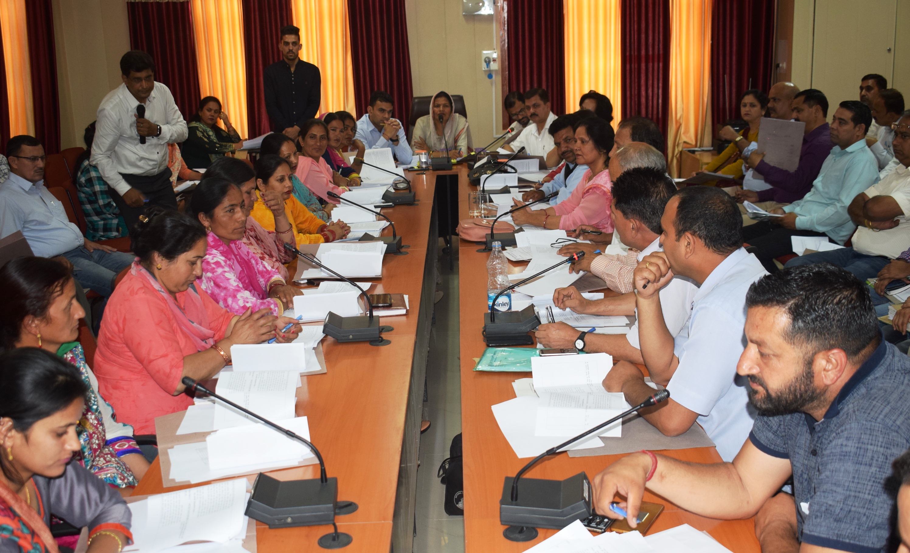 meeting of mandi district Council